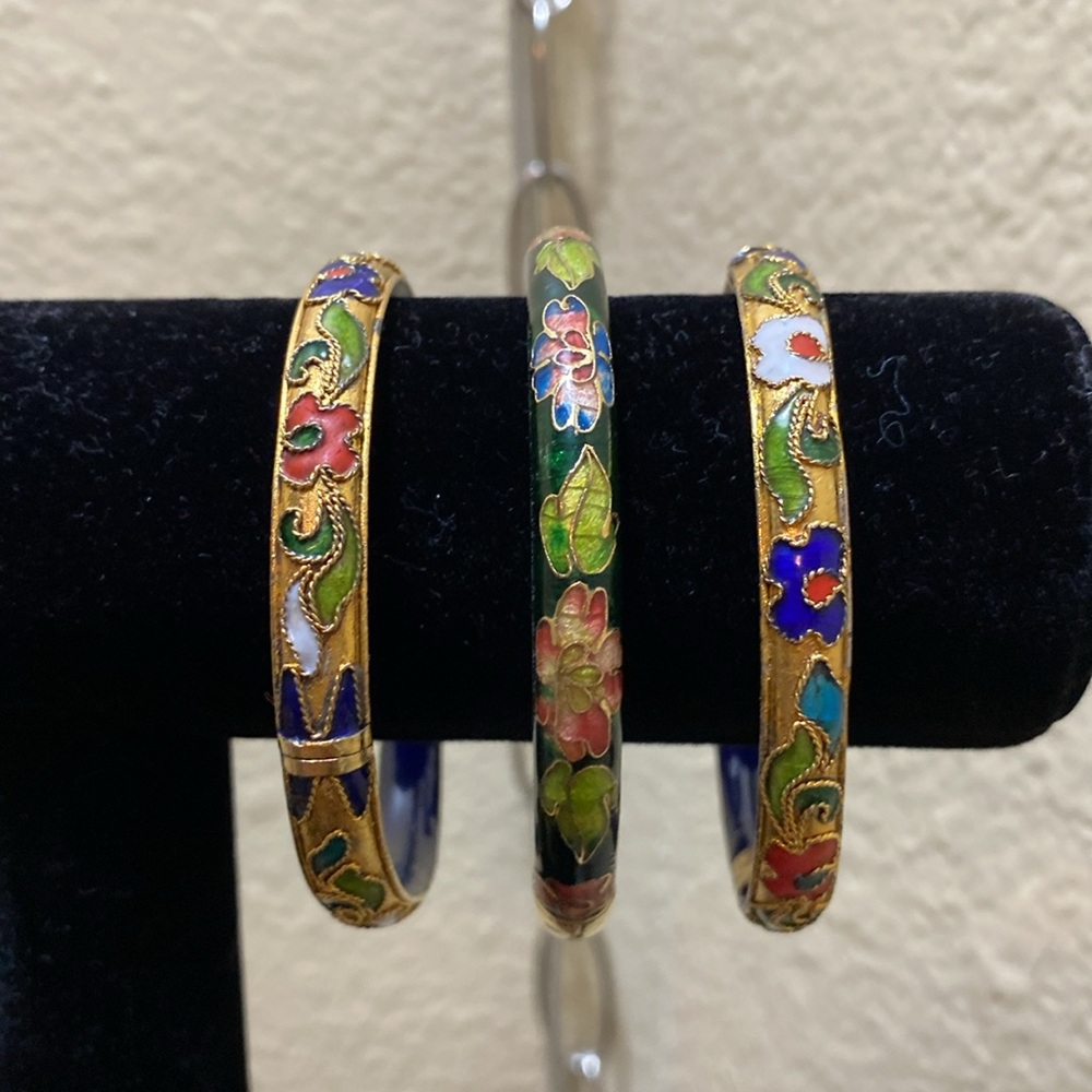 Floral Enamel Bangle Set of 3 🩷💚💛 - Picture 3 of 5
